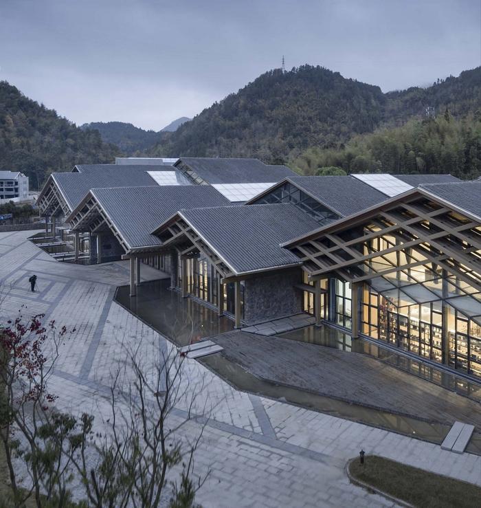 传统民居,当代重构:文成森林氧吧小镇客厅 / GLA建筑设计
